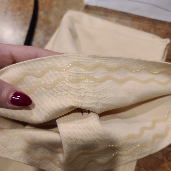 Empetua All Day Every Day High Waisted ShaperShort - Picture 5 of 12